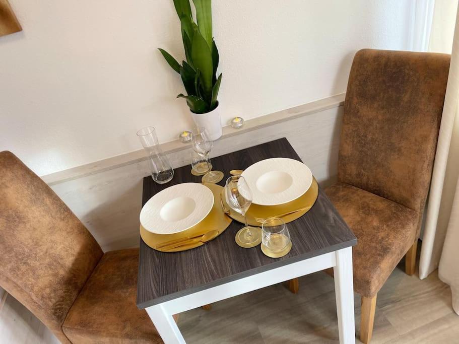 Fewo 20 - Appartement Im Rottalblick - Youngmodern Wohnen Mit Bademantelgang Zur Therme, Tv, Balkon Und Persoenlichem Gaesteempfang Von Astarte Estate バート・グリースバッハ エクステリア 写真