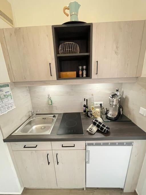 Fewo 20 - Appartement Im Rottalblick - Youngmodern Wohnen Mit Bademantelgang Zur Therme, Tv, Balkon Und Persoenlichem Gaesteempfang Von Astarte Estate バート・グリースバッハ エクステリア 写真