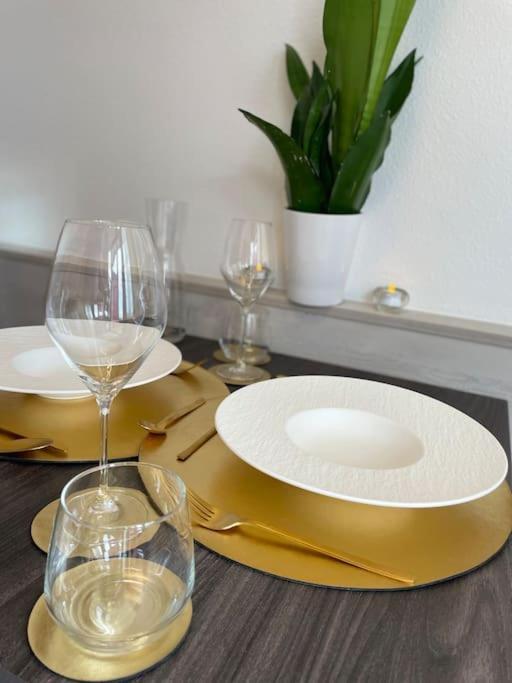 Fewo 20 - Appartement Im Rottalblick - Youngmodern Wohnen Mit Bademantelgang Zur Therme, Tv, Balkon Und Persoenlichem Gaesteempfang Von Astarte Estate バート・グリースバッハ エクステリア 写真
