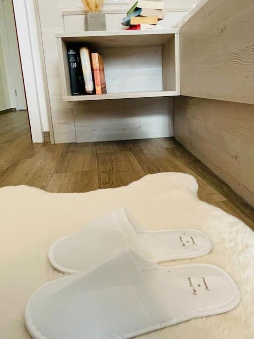 Fewo 20 - Appartement Im Rottalblick - Youngmodern Wohnen Mit Bademantelgang Zur Therme, Tv, Balkon Und Persoenlichem Gaesteempfang Von Astarte Estate バート・グリースバッハ エクステリア 写真