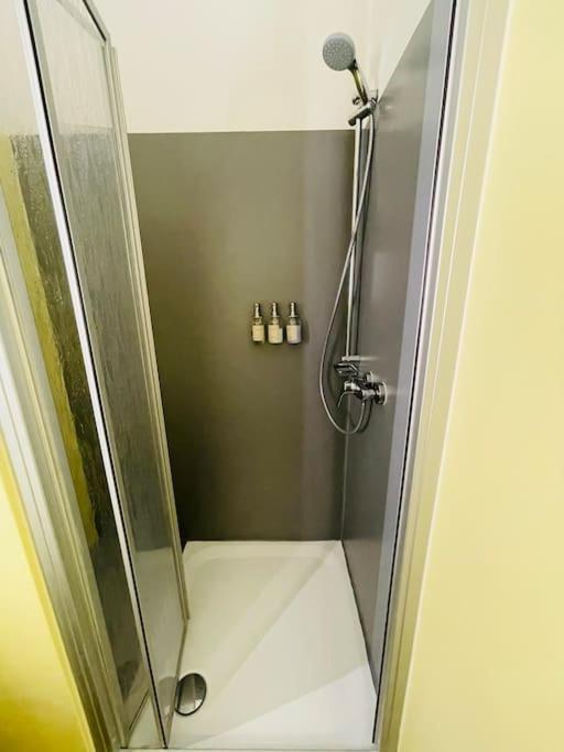 Fewo 20 - Appartement Im Rottalblick - Youngmodern Wohnen Mit Bademantelgang Zur Therme, Tv, Balkon Und Persoenlichem Gaesteempfang Von Astarte Estate バート・グリースバッハ エクステリア 写真