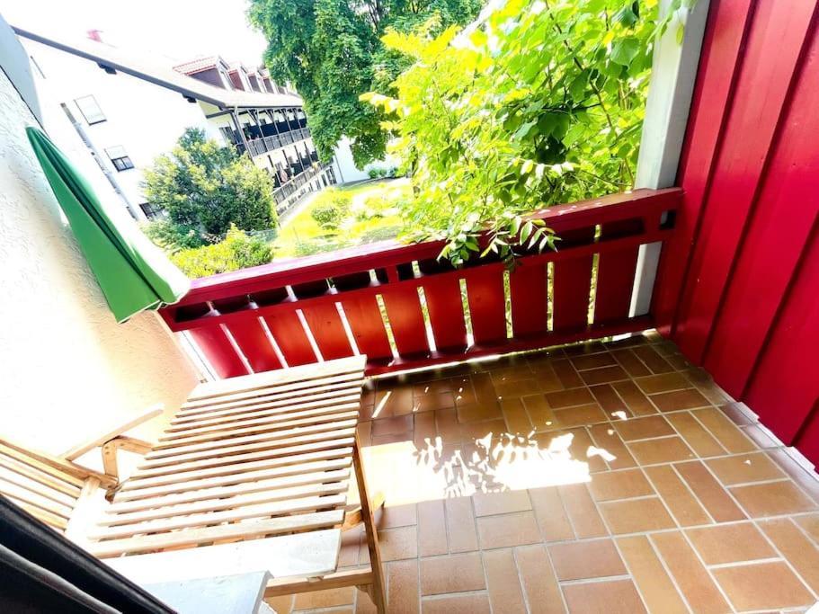 Fewo 20 - Appartement Im Rottalblick - Youngmodern Wohnen Mit Bademantelgang Zur Therme, Tv, Balkon Und Persoenlichem Gaesteempfang Von Astarte Estate バート・グリースバッハ エクステリア 写真
