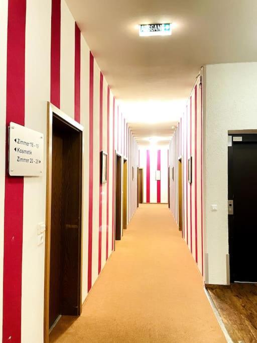 Fewo 20 - Appartement Im Rottalblick - Youngmodern Wohnen Mit Bademantelgang Zur Therme, Tv, Balkon Und Persoenlichem Gaesteempfang Von Astarte Estate バート・グリースバッハ エクステリア 写真